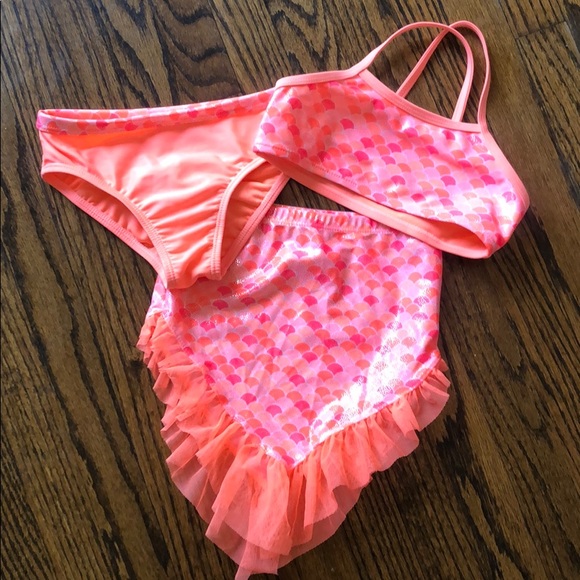 Bathing suit - Picture 1 of 2
